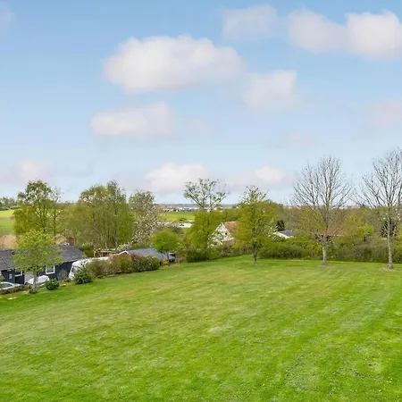 בית נופש Illeris Xi *